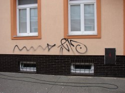 1-graffiti-na-probarvne-omitce