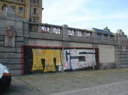 3-graffiti-na-zule-a-teracove-omitce-1615321257